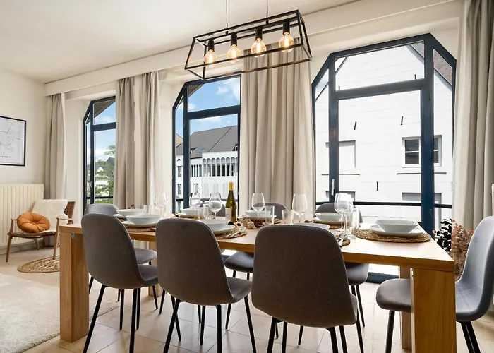 City Apartment 3 Bedroom, Kitchen, Wifi, Workspace, Coffee, Central